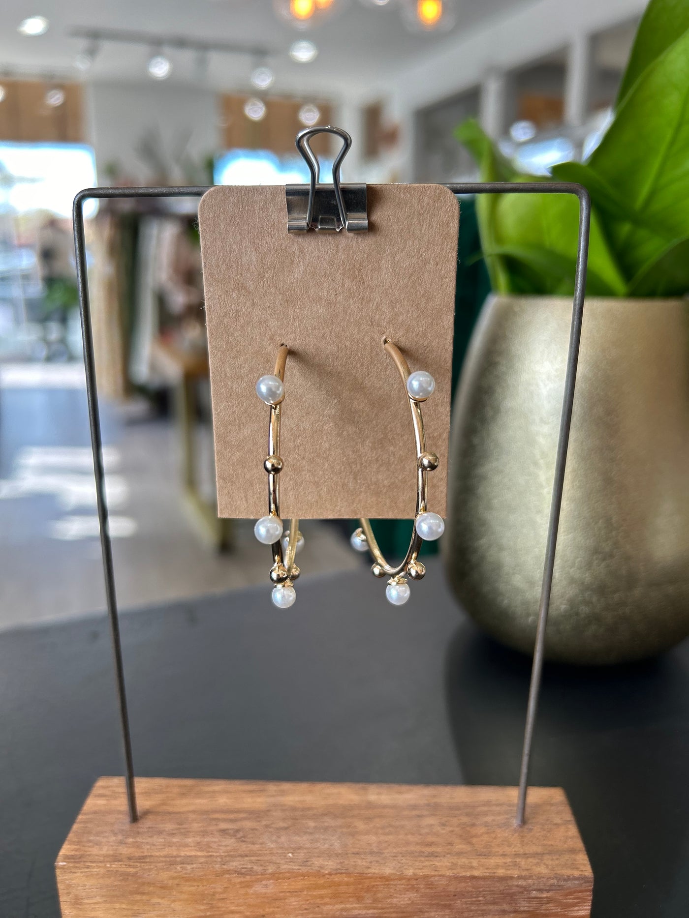 230 pearl hoop earrings