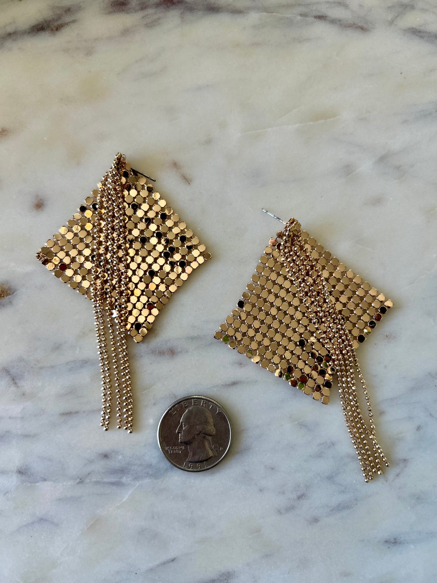 20456 mesh grid sequins earrings