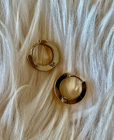 811 gold earrings